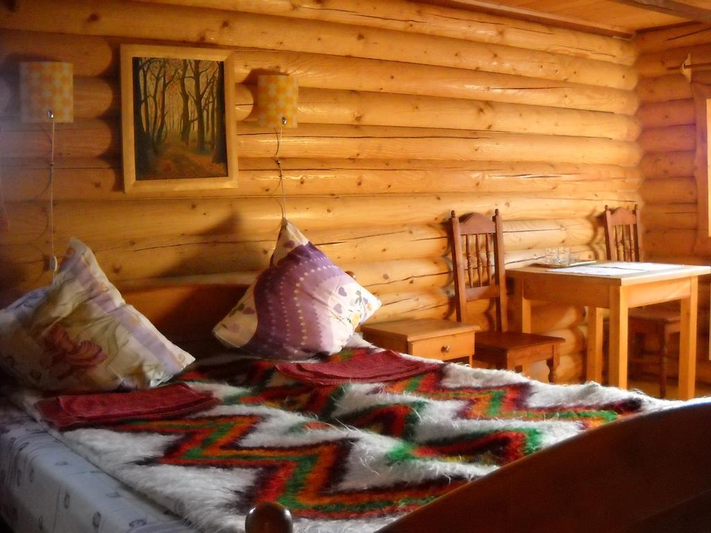 Smerekova Hata Hotell Yasinia Eksteriør bilde