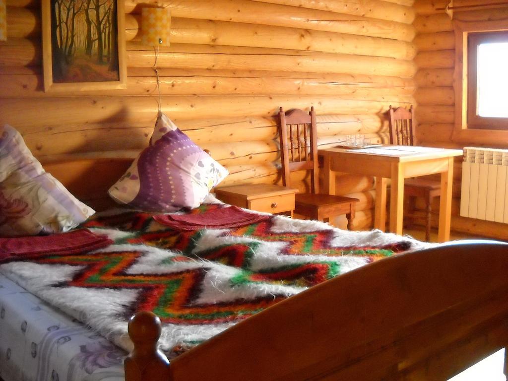 Smerekova Hata Hotell Yasinia Eksteriør bilde